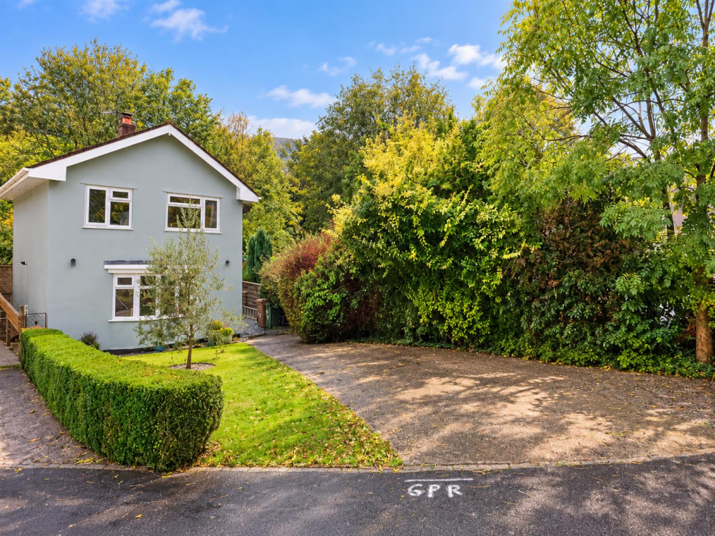 Farm Close, Abertridwr, Caerphilly