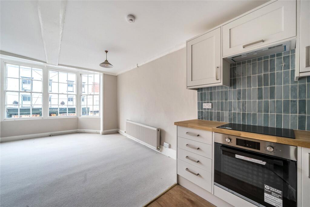Apartment in Southampton - View 4
