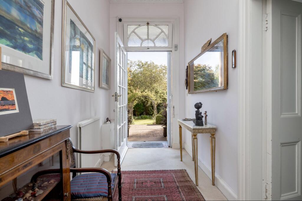 Apartment in Edinburgh, The Grange - View 3