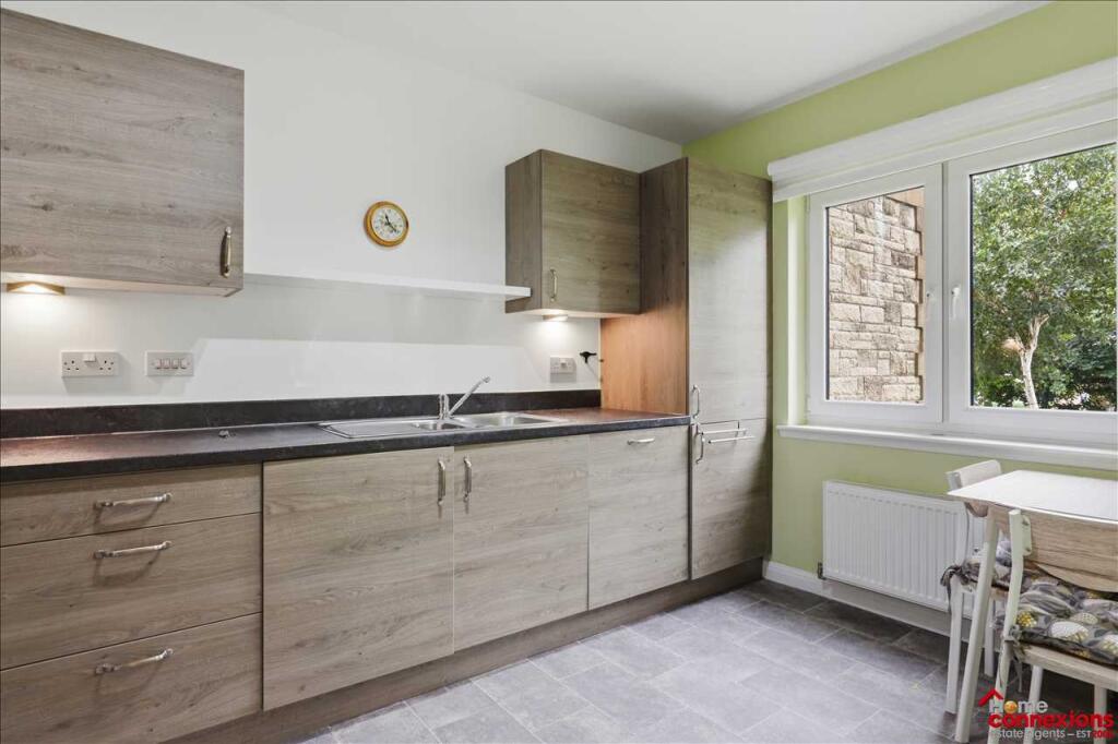 Apartment in East Kilbride, Whitemoss, The Village - More