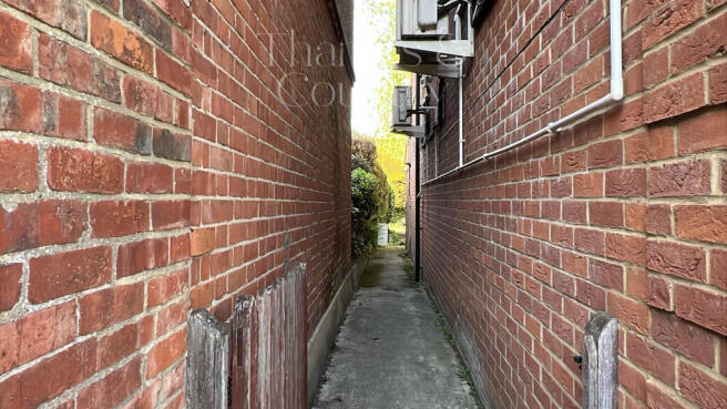 SIDE BUILDING ACCESS