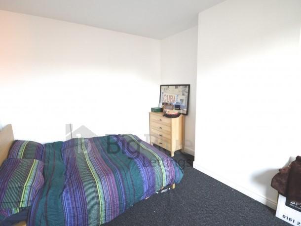 House in Leeds, West Yorkshire - View 4