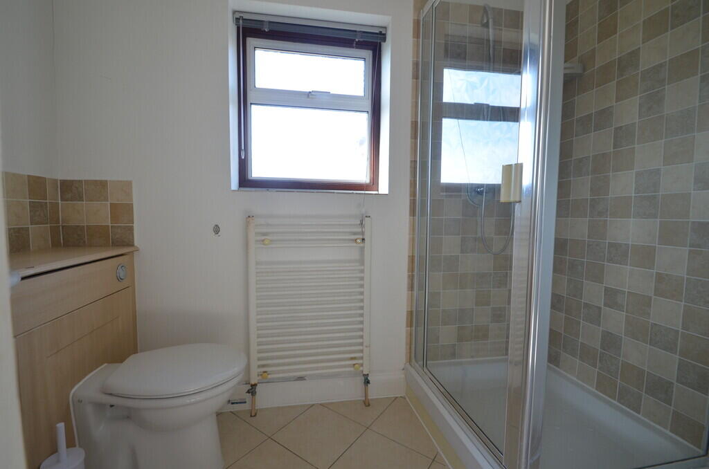 House in Twickenham - View 5