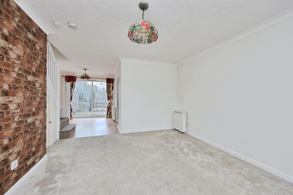 Farrow Close, Mattishall, DEREHAM photo 3