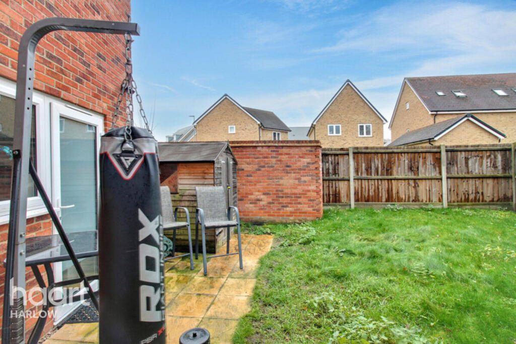 Bracewell Place, Harlow photo 4