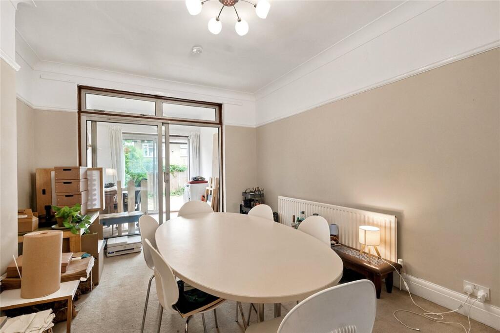 House in London - View 5