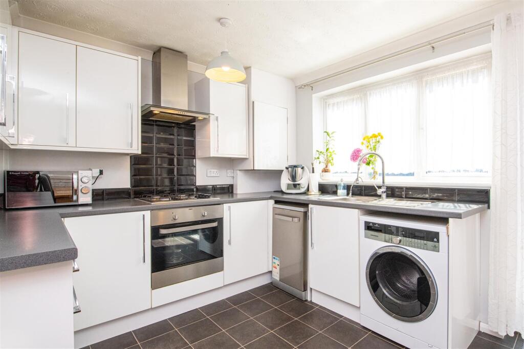 Swinburne Close, Kettering photo 4
