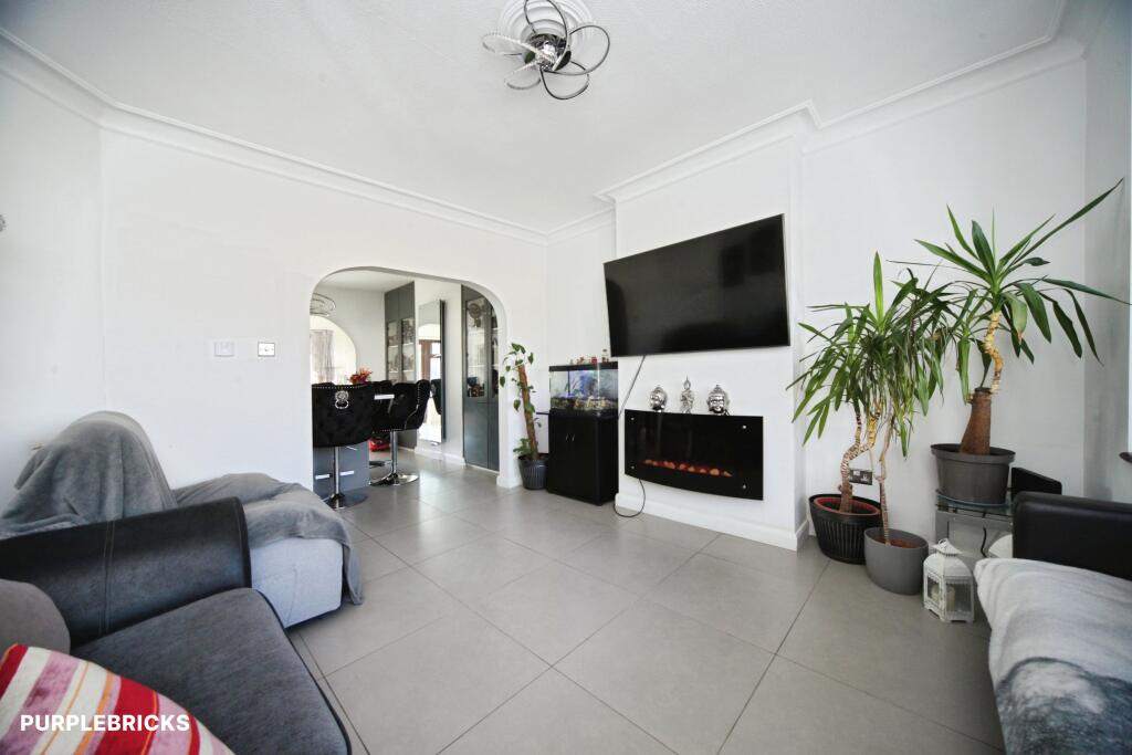 House in Luton - View 3