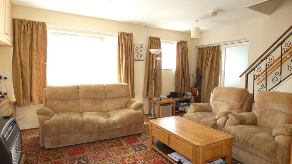 31 Linton Avenue photo 2