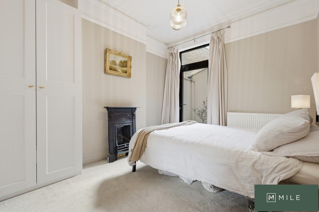Purves Road, London NW10 photo 2