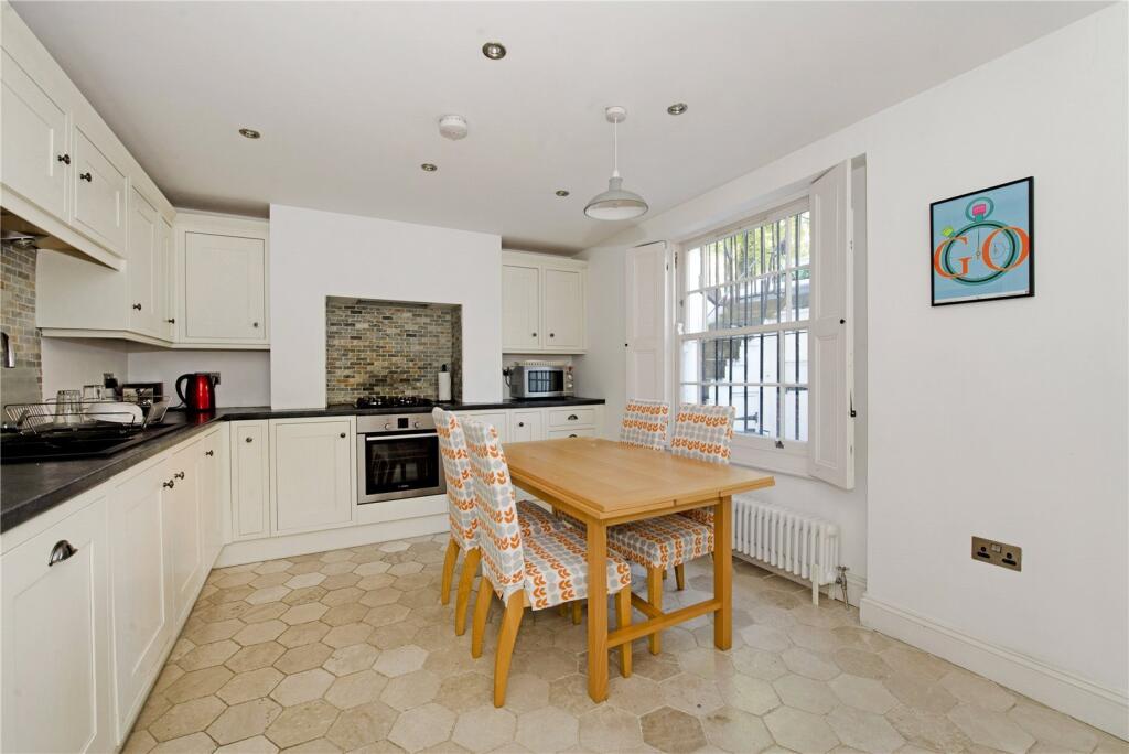 House in London, London Borough of Islington - View 3