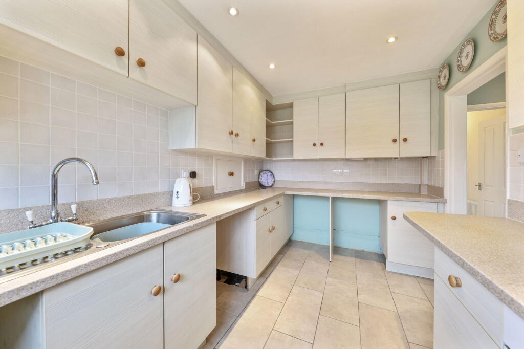 House in Derbyshire Dales, Matlock Town - View 3