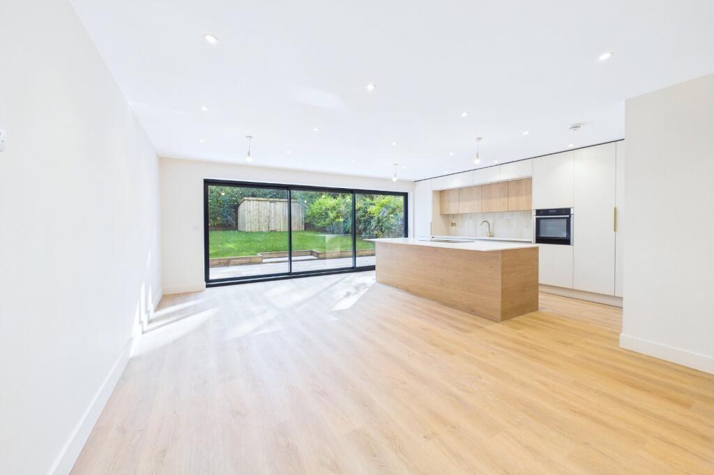 Clarendon Road, Broadstone, Dorset, BH18 photo 2