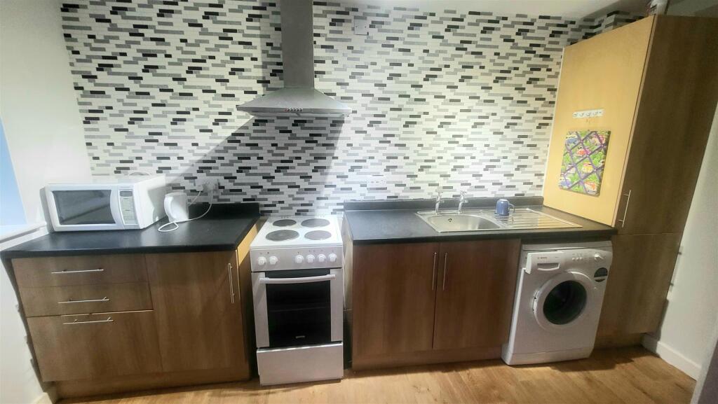 18 Glan Gors, Harlech photo 4