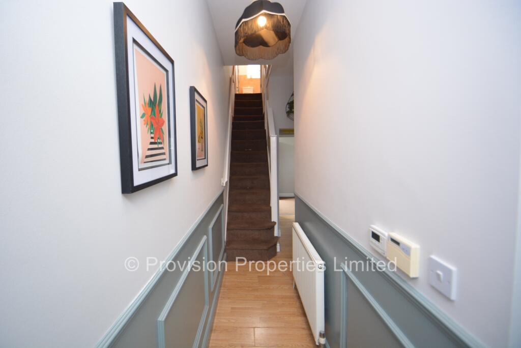 6 bedroom terraced house for rent