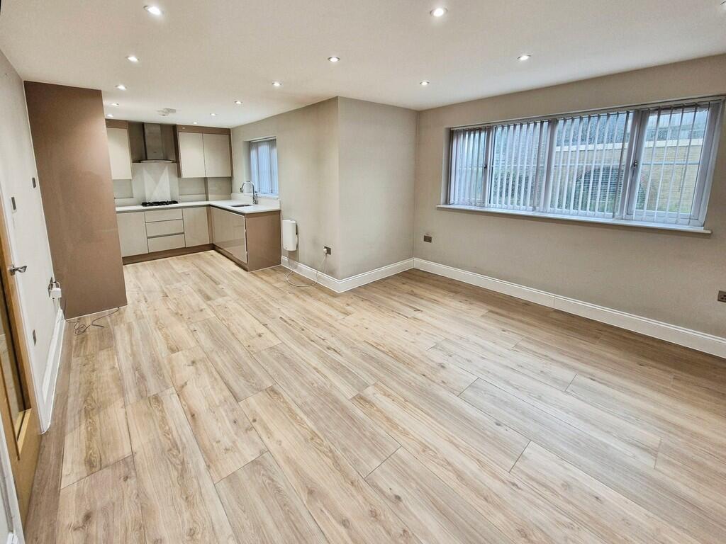 Apartment in Reading - View 2