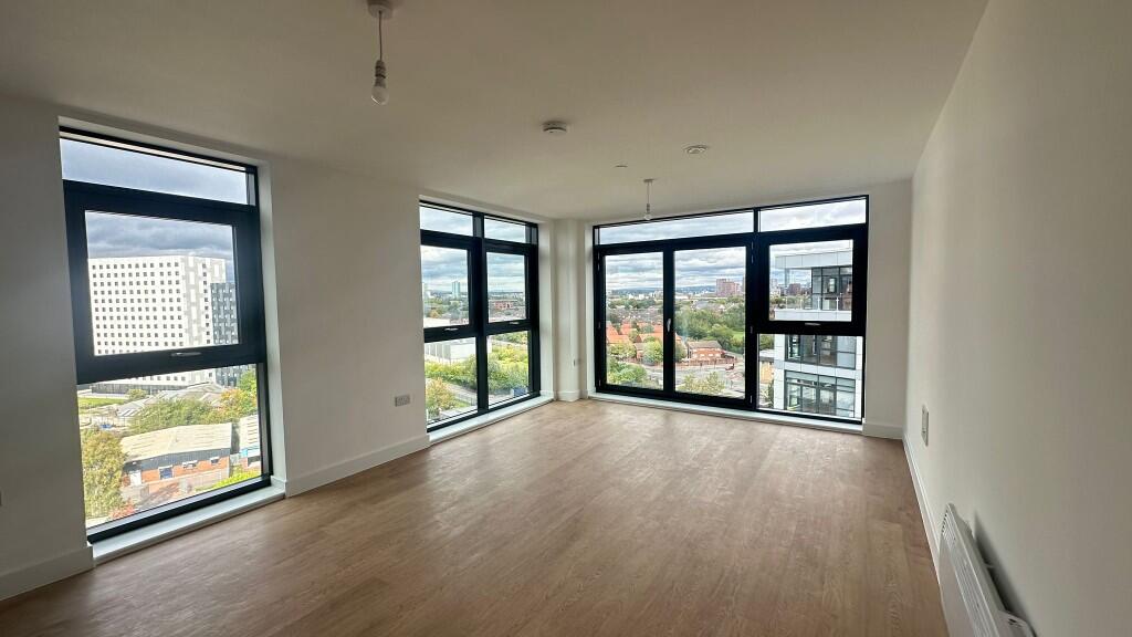 Main image of property: Furness Quay, Manchester, Greater Manchester, M50