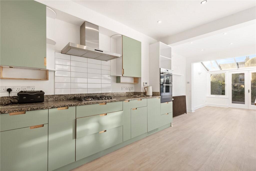 House in London - View 3