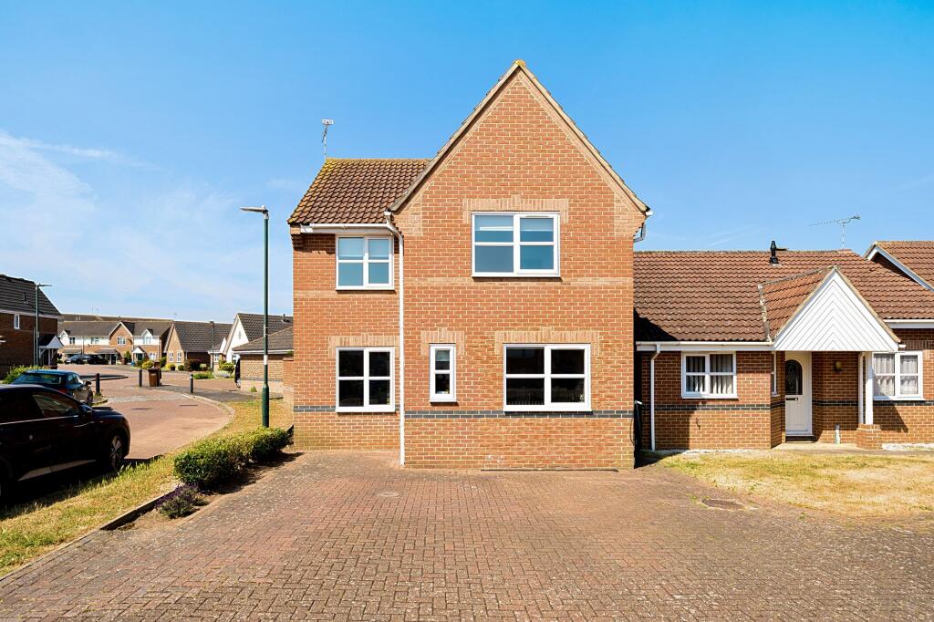 4-bed detached on Shorefields, Rainham, Kent. ME8, £425,000
