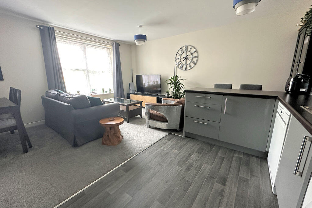 Apartment in Portsmouth - View 5