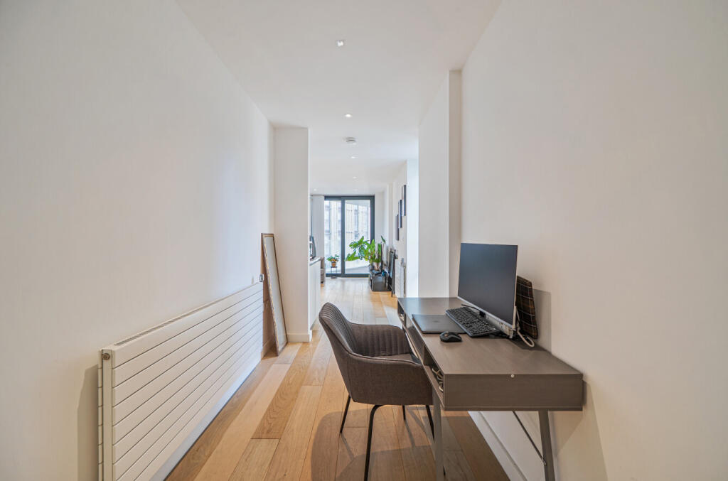 Apartment in Harrow - More