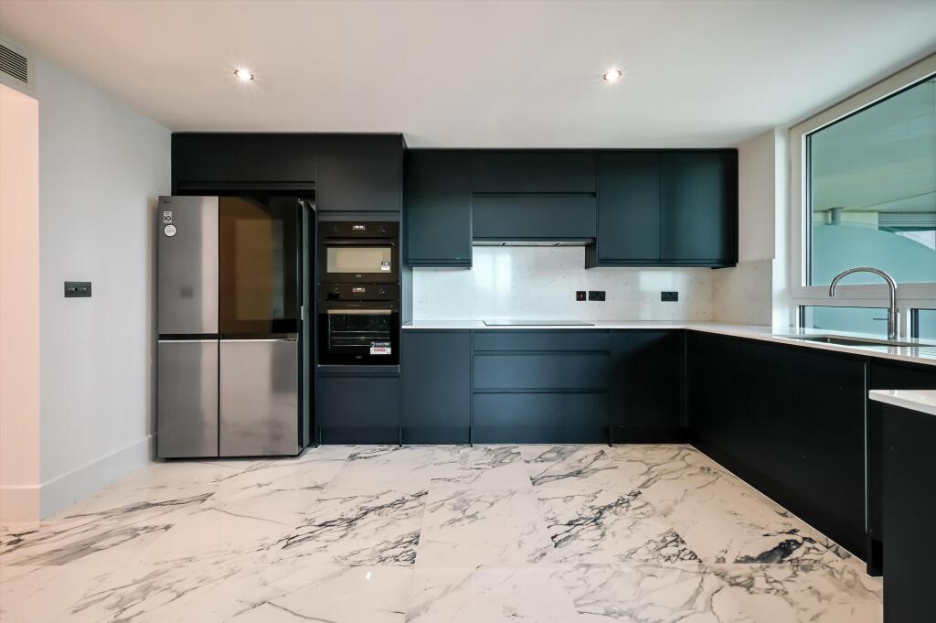 4 bedroom flat for rent