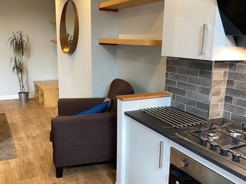 Apartment in Newcastle upon Tyne - View 4
