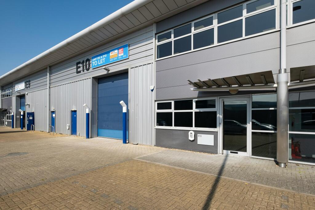 IW260325CAE10013.jpg