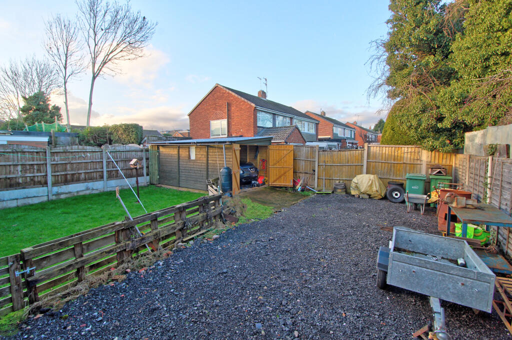 Belvedere Close, Kingswinford, DY6 photo 2