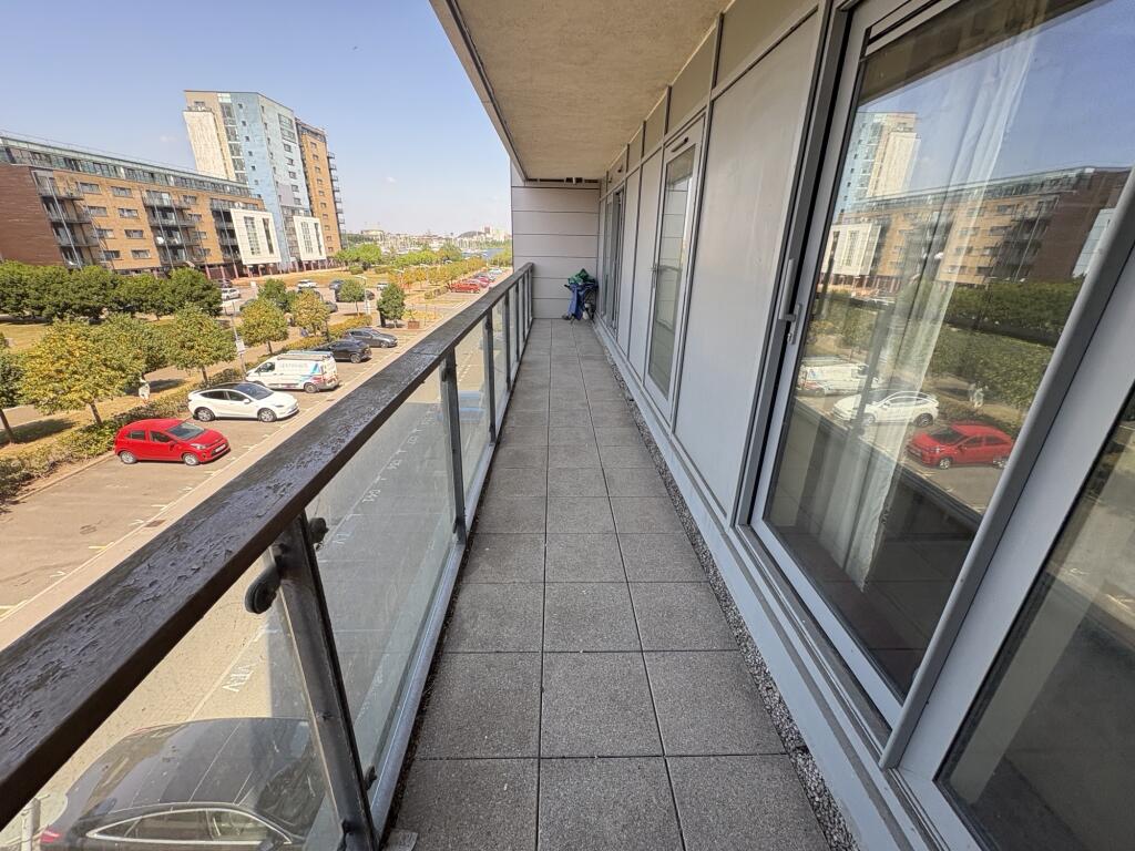 Apartment in Cardiff, Grangetown - More