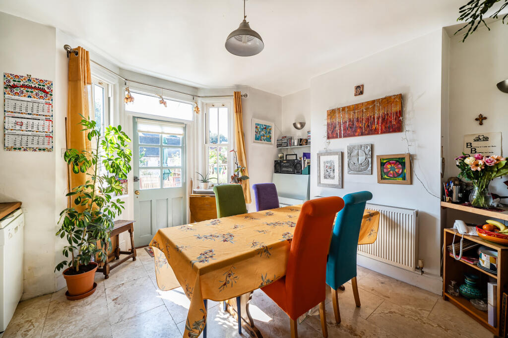 House in Gloucester - View 5