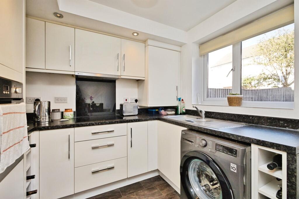 House in Bath, Yeovil Without - View 3