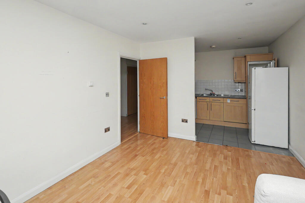 Flat 5, 533 Whippendell Road, Watford WD18 7QF photo 4