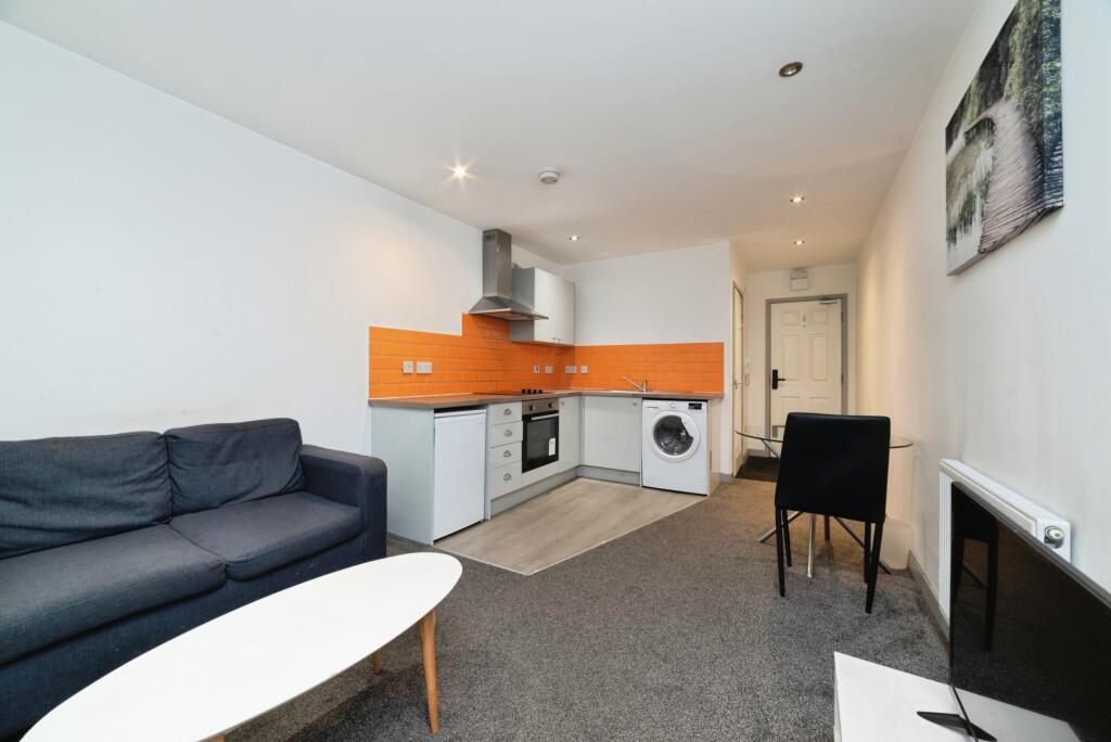 Main image of property: 20 Anlaby Road, Hull, HU1