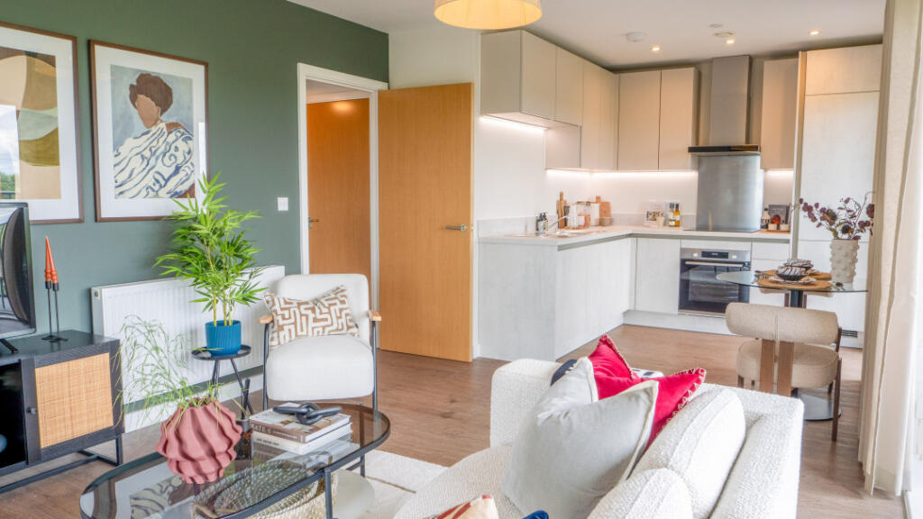 Apartment in Reading - View 2