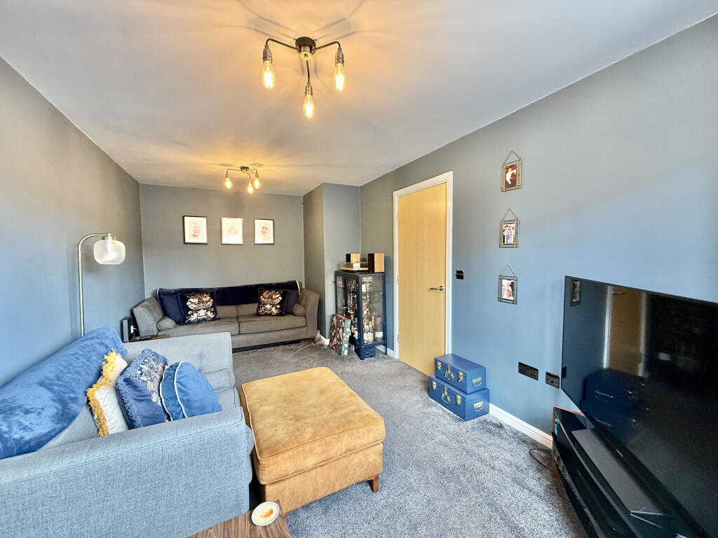 House in Wakefield, Pledwick - View 4