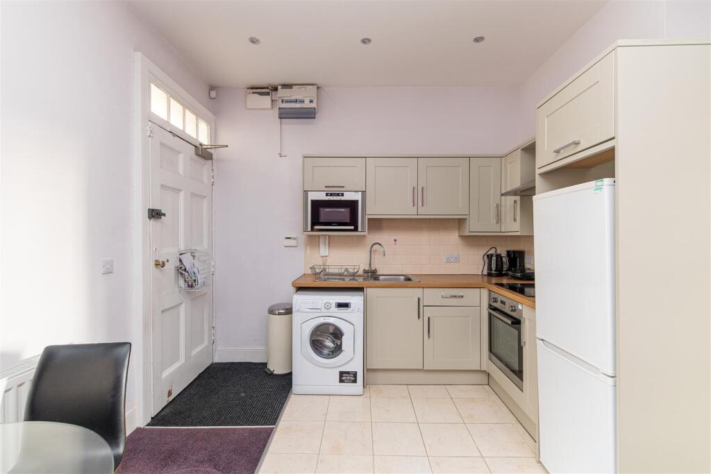 Apartment in Newcastle upon Tyne, Tyne and Wear - View 5