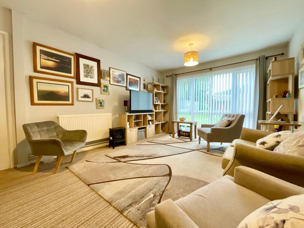 House in Newport, Usk - More