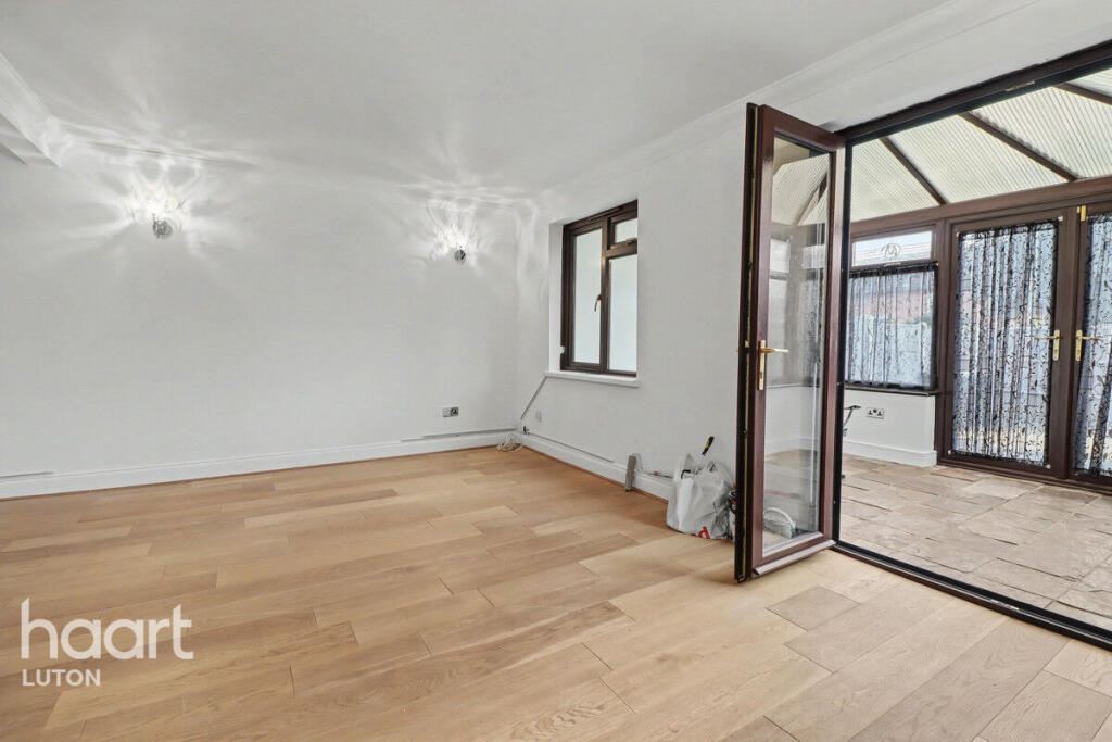 Main image of property: Links Way, Luton