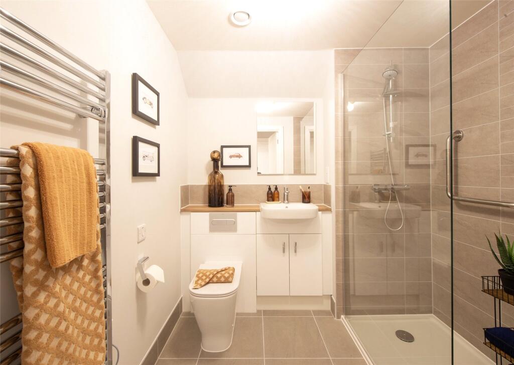 Apartment in Wokingham, Emmbrook - More