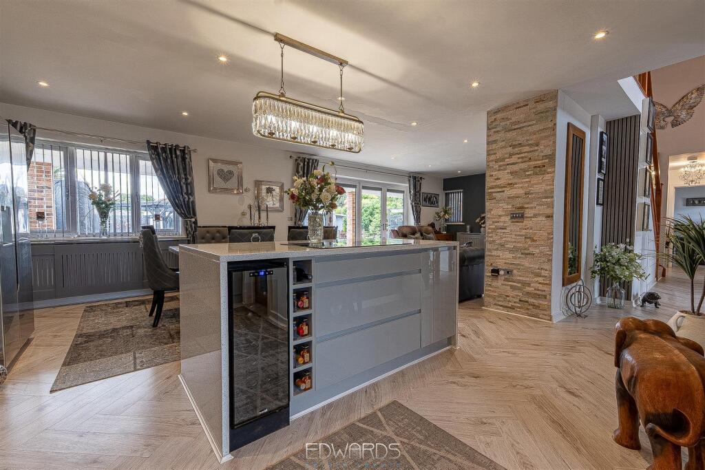 House in St Leonards, St. Leonards and St. Ives - More