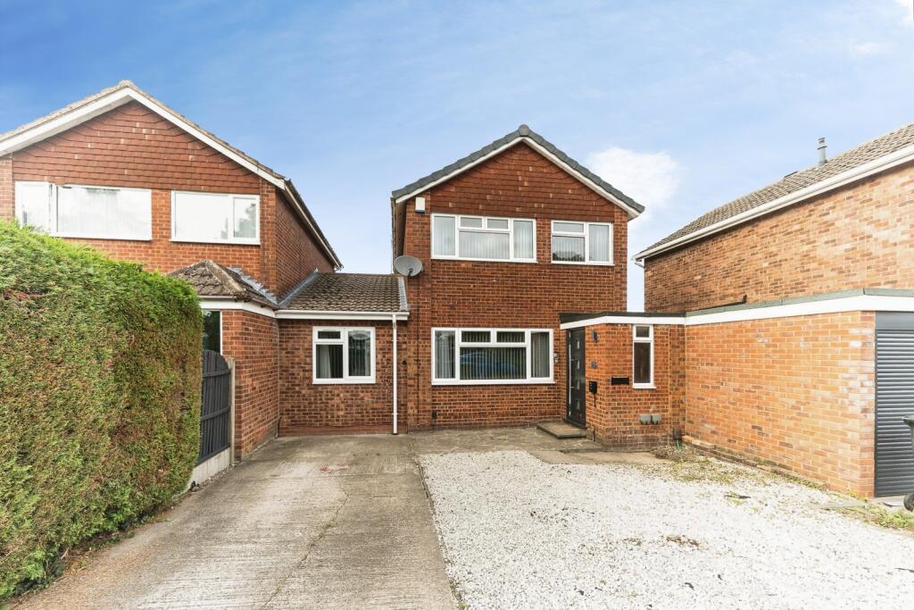 Main image of property: Skye Close, Nuneaton, Warwickshire, CV10