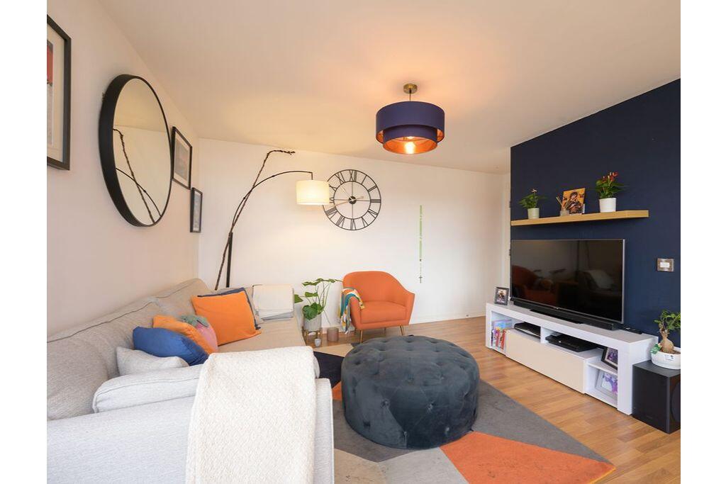 57/17 Hesperus Broadway, Edinburgh EH5 1FT photo 3