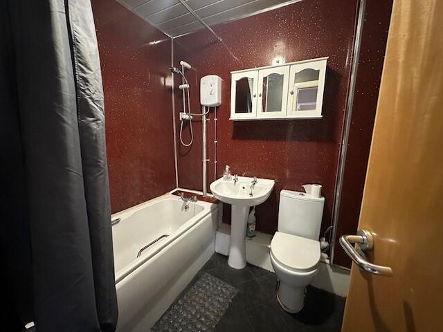 Apartment in Liverpool - More