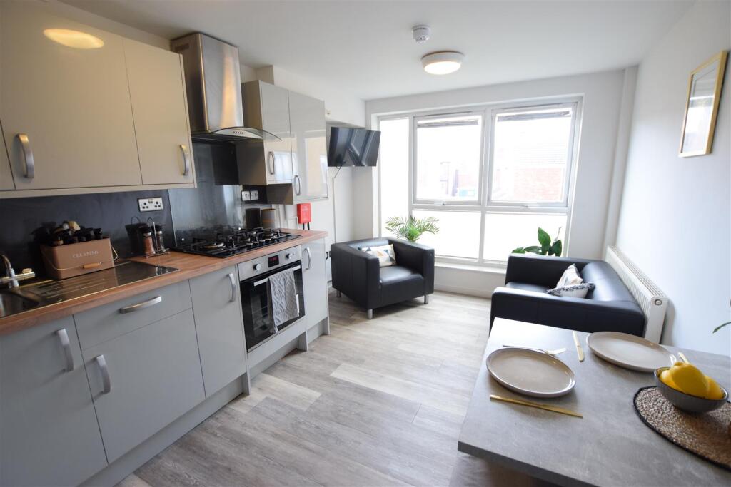 Apartment in Lincoln - View 4