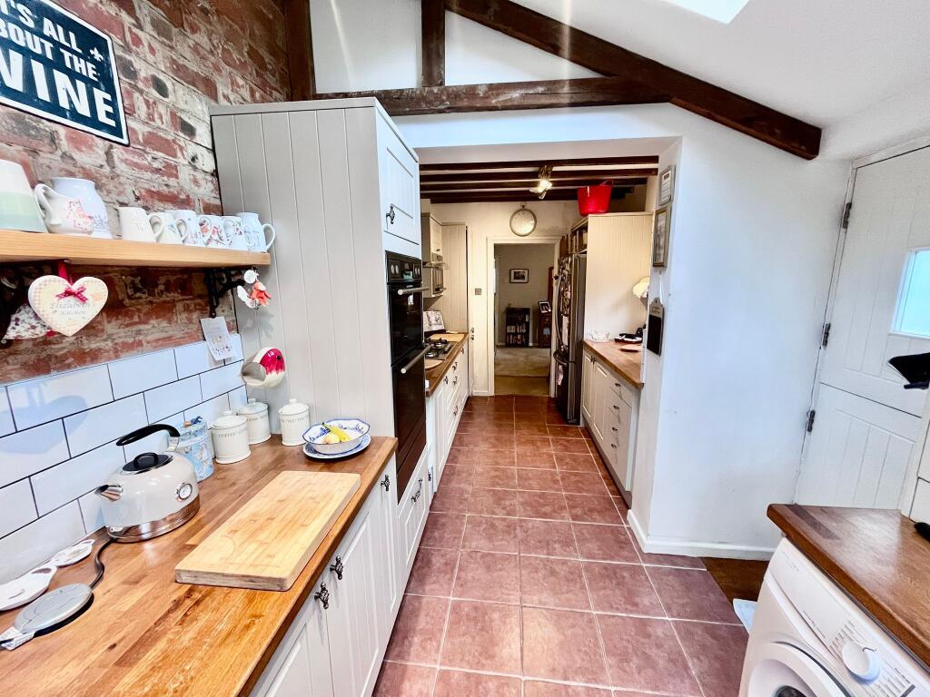 House in Newport Pagnell, Green Park - View 5