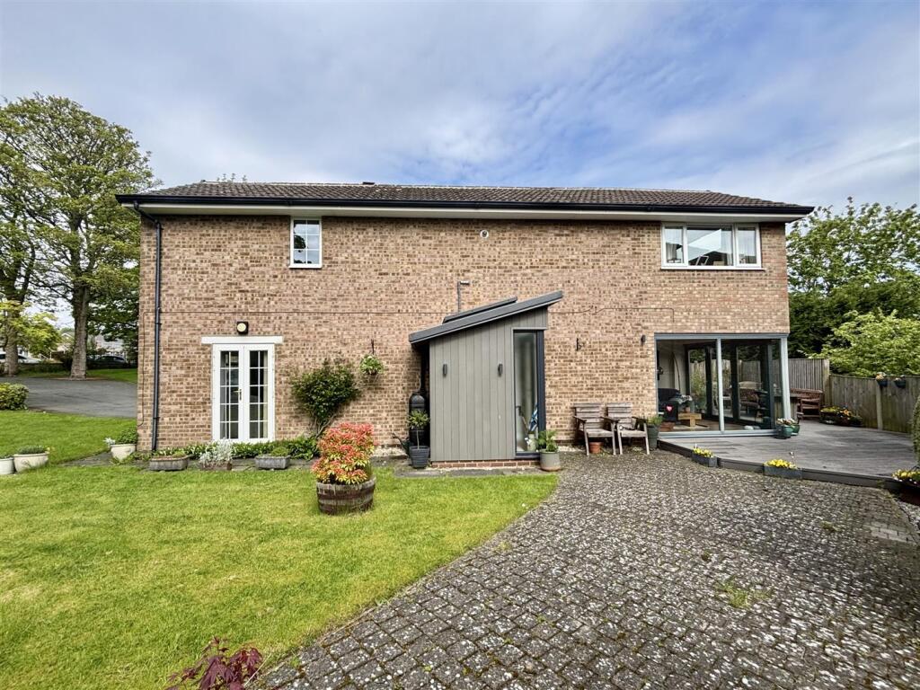 House in Bradford, Broad Folds, Clayton - View 3