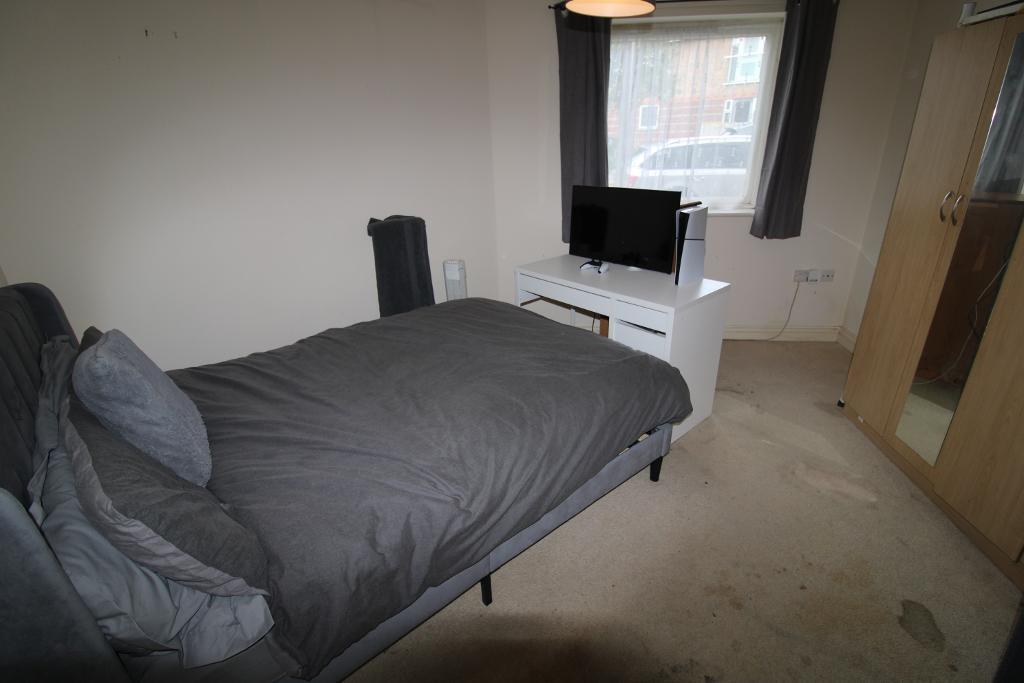 Apartment in Milton Keynes - More