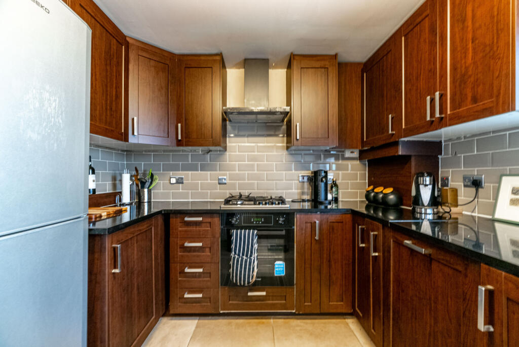 Apartment in St Albans, Fleetville - More