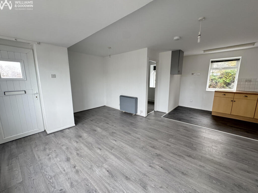 Llain Y Bwthyn, Trearddur Bay, Anglesey, LL65 photo 2